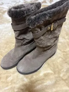 2026年最新】LOUIS VUITTON カラー：ブラウン系 ムートンブーツの人気