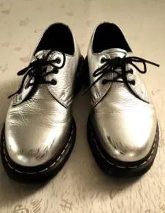 2026年最新】Dr.Martens カラー：シルバー系 ローファー・革靴の人気