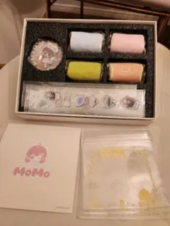 MoMo ミニロールケーキ4種 マグネット シール ほっこりスクイーズ