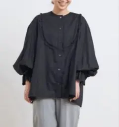 2026年最新】yori ブラウス スカラップの人気アイテム - メルカリ