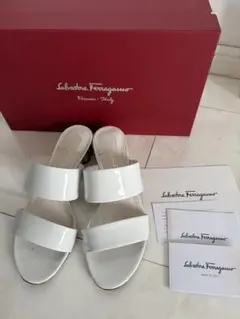 2026年最新】salvatore ferragamo サンダルの人気アイテム - メルカリ