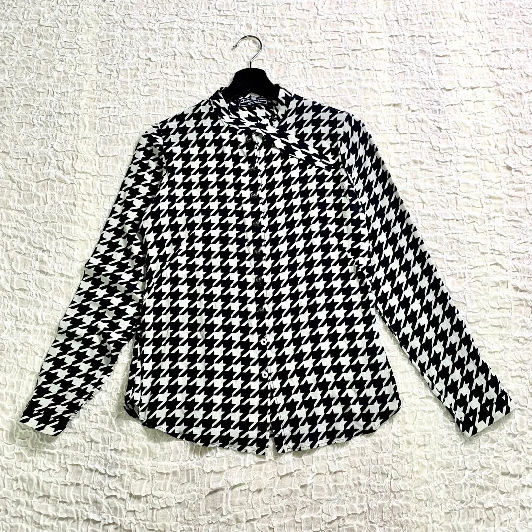 2026年最新】フェラガモ シルク ブラウスの人気アイテム - メルカリ