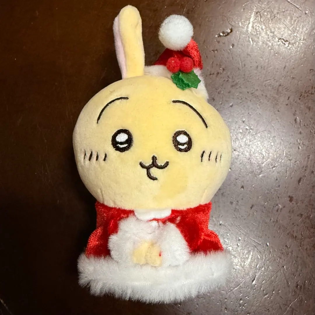 2026年最新】ちいかわサンタさんだ！持ちますマスコットうさぎの人気