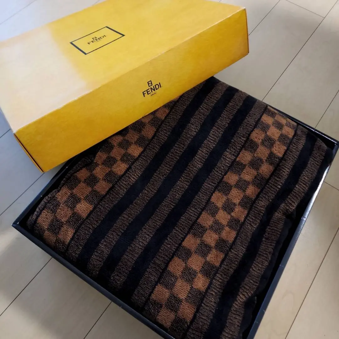 2026年最新】フェンディ綿毛布の人気アイテム - メルカリ