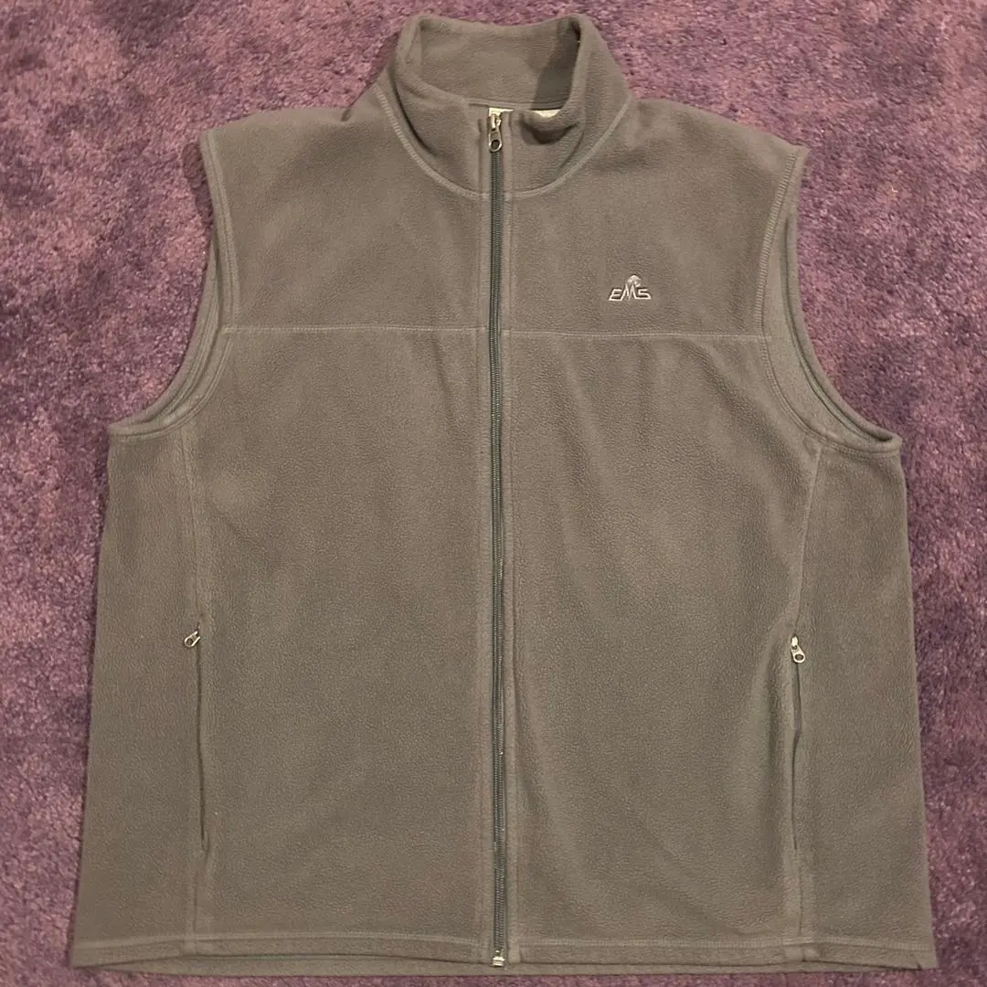 2026年最新】eastern mountain sports ベストの人気アイテム - メルカリ