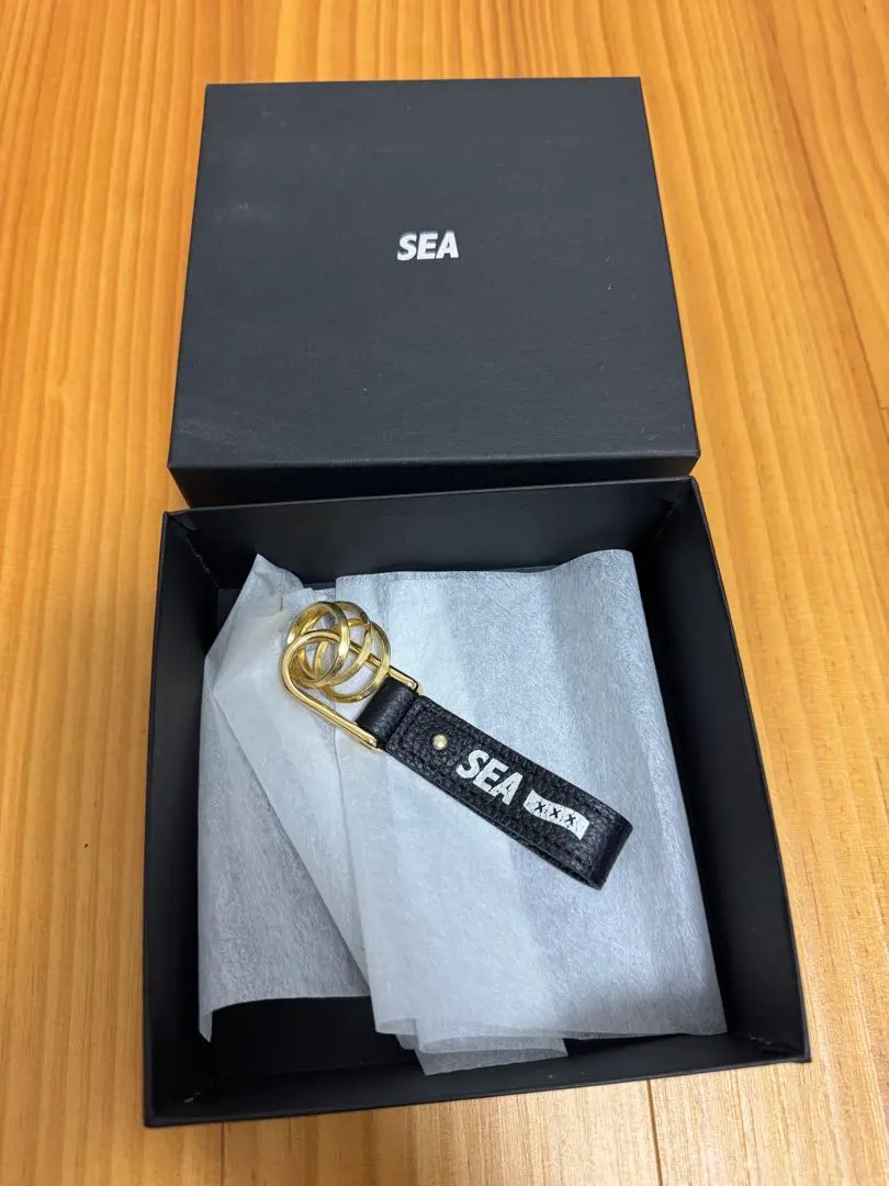 m56023614433_1.jpg?1759745613