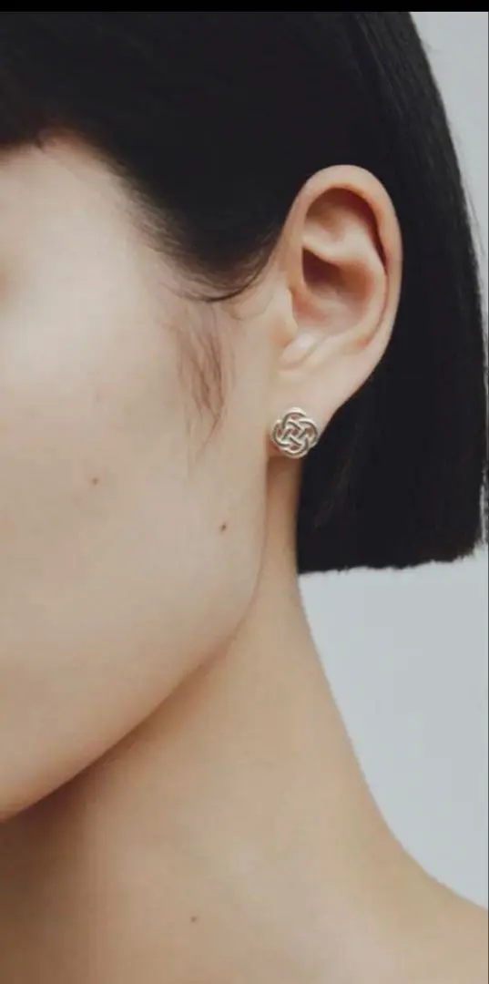 2026年最新】h'eres ピアスの人気アイテム - メルカリ