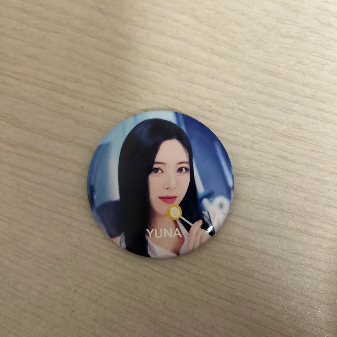 2026年最新】itzy缶バッチの人気アイテム - メルカリ