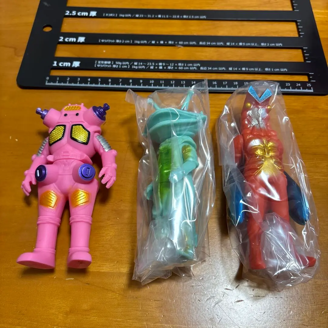 2026年最新】ドンキバルタン星人の人気アイテム - メルカリ