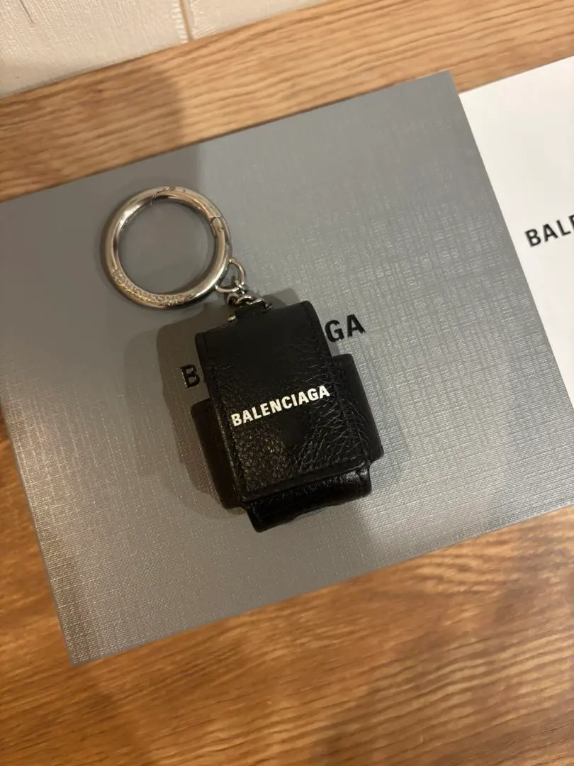 2026年最新】airpodsケース balenciagaの人気アイテム - メルカリ