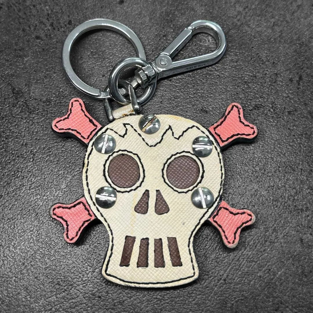 2026年最新】プラダ スカルの人気アイテム - メルカリ