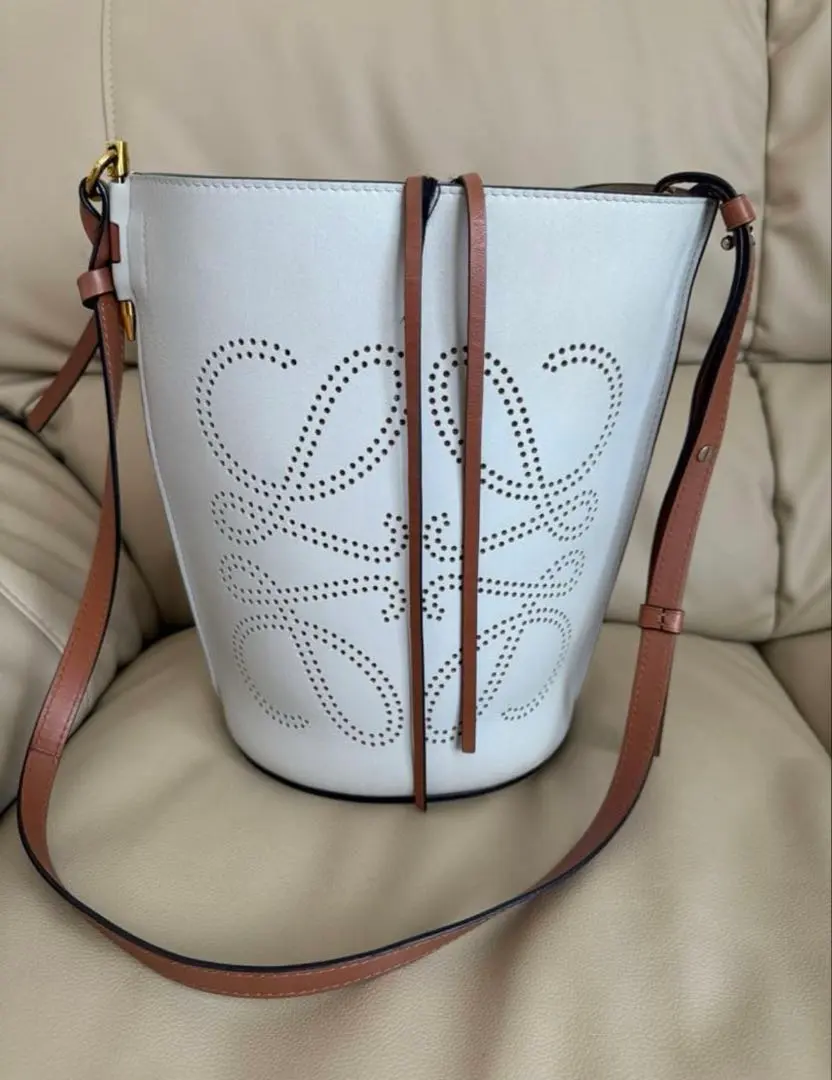 2026年最新】ロエベゲートバケットの人気アイテム - メルカリ