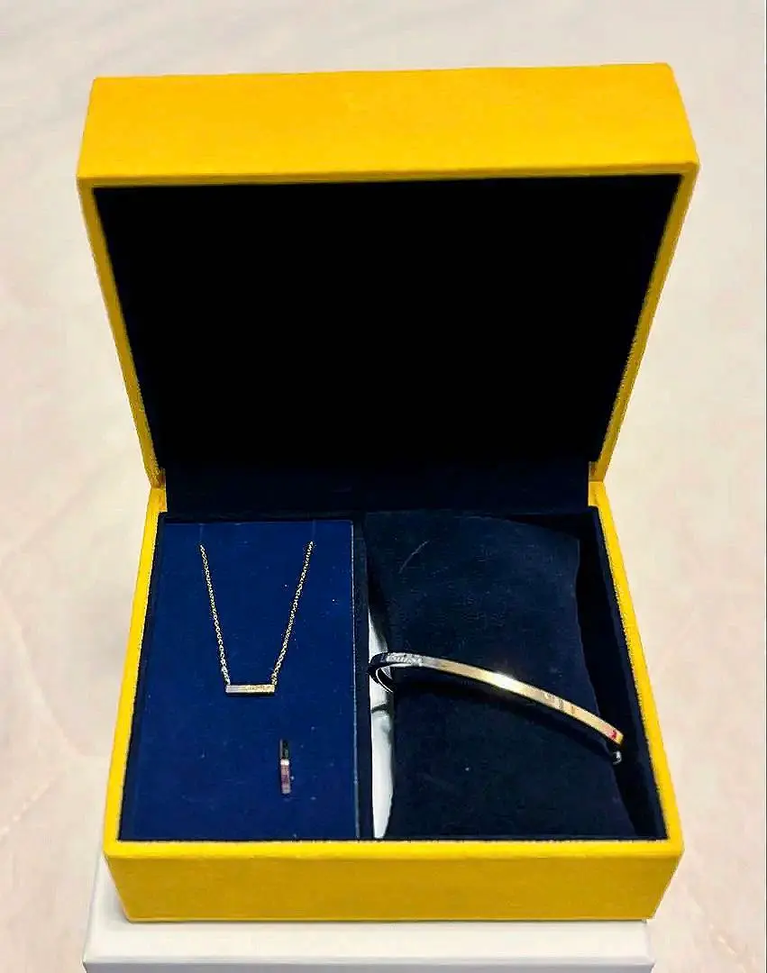 2026年最新】soireeo バングルの人気アイテム - メルカリ