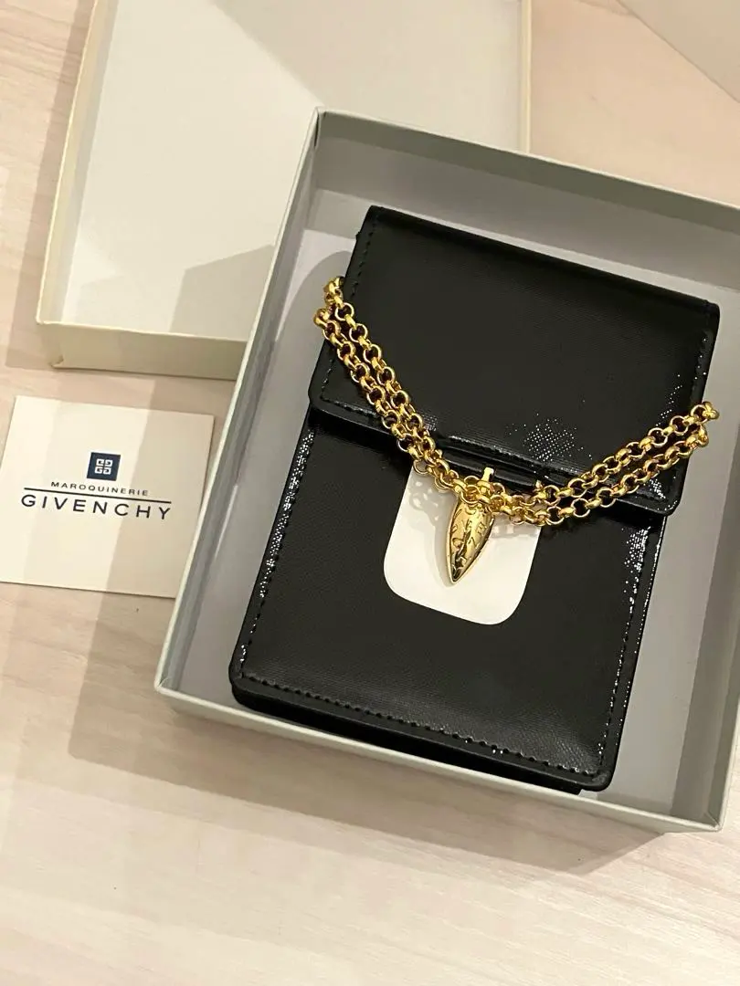 2026年最新】ジバンシー シガレットケースの人気アイテム - メルカリ