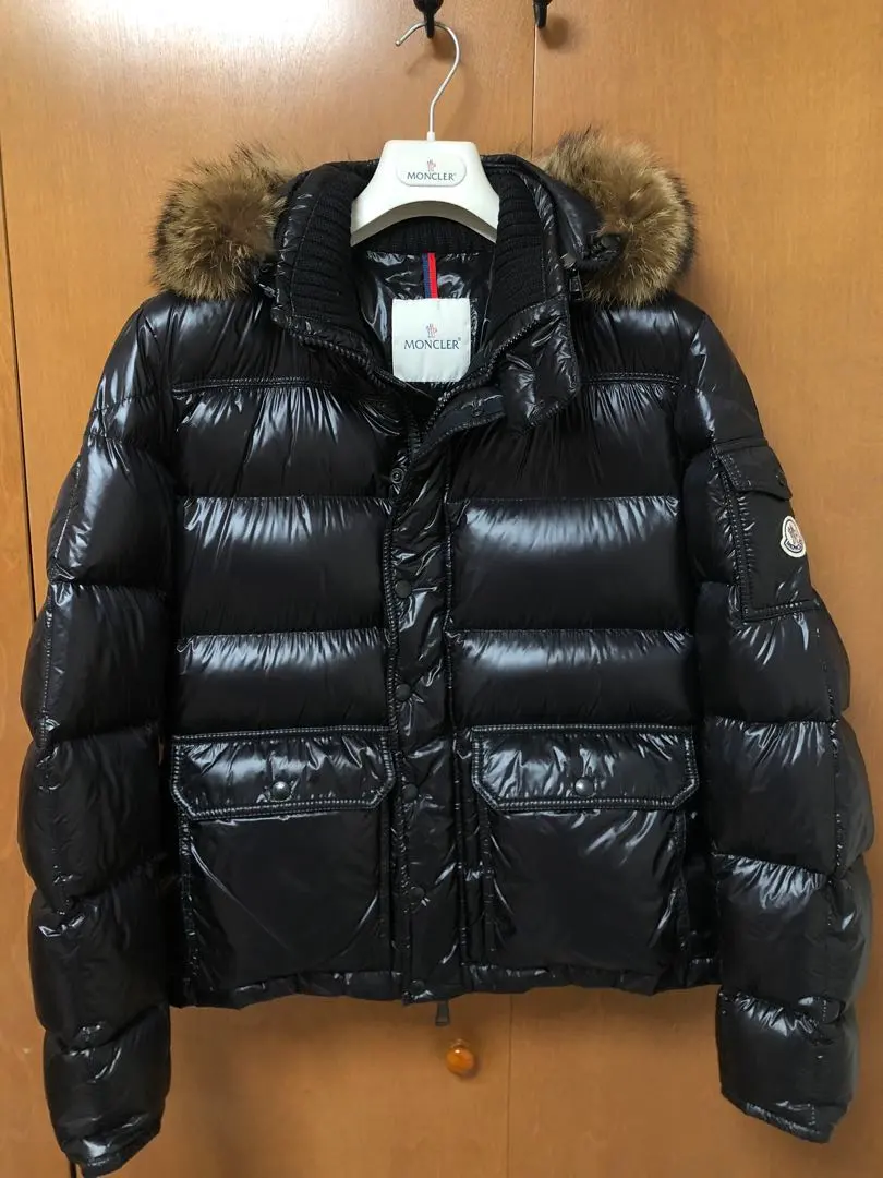 2026年最新】モンクレール HUBERTの人気アイテム - メルカリ
