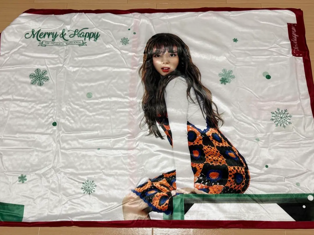 2026年最新】twice merry&happy ブランケットの人気アイテム - メルカリ