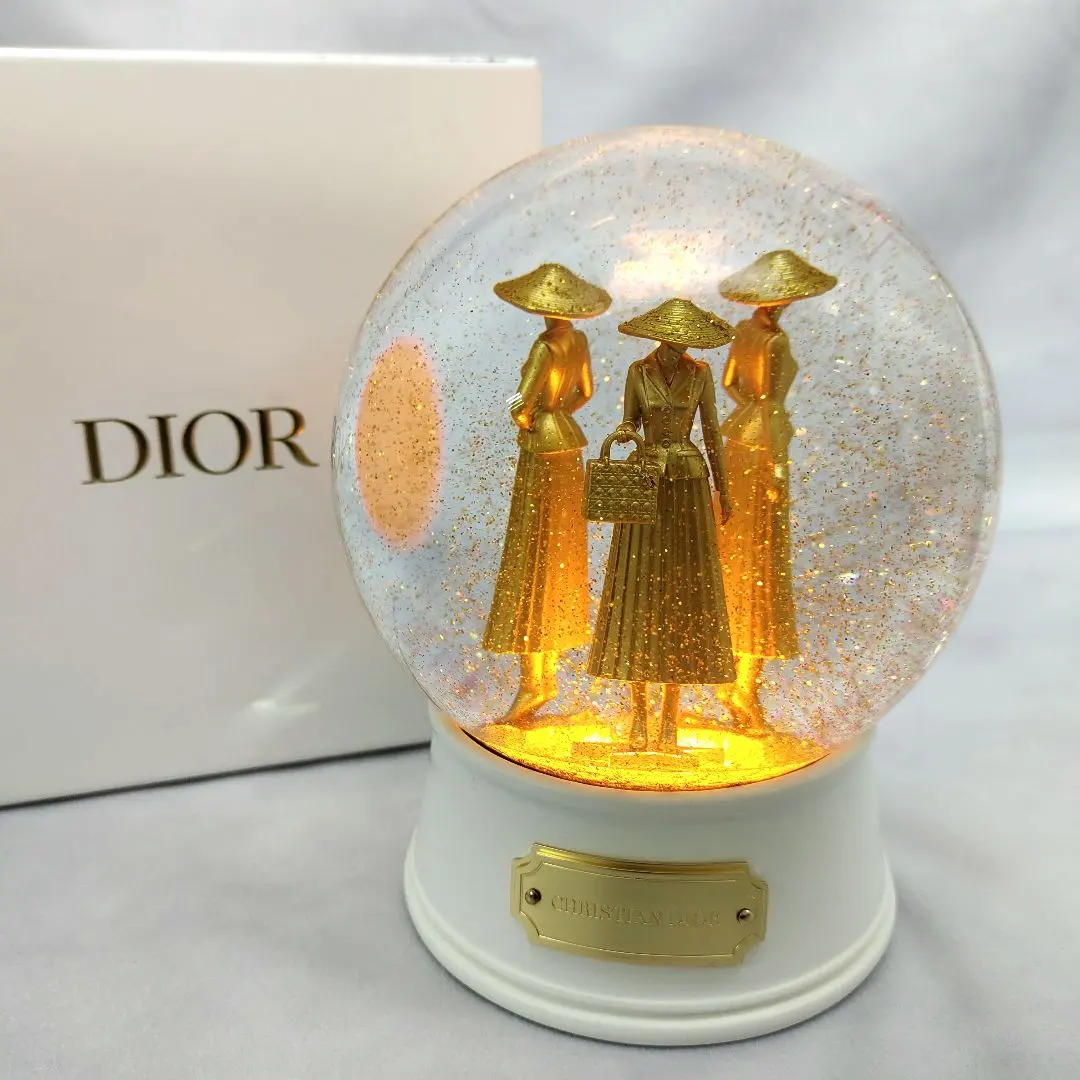 2026年最新】dior スノードームの人気アイテム - メルカリ