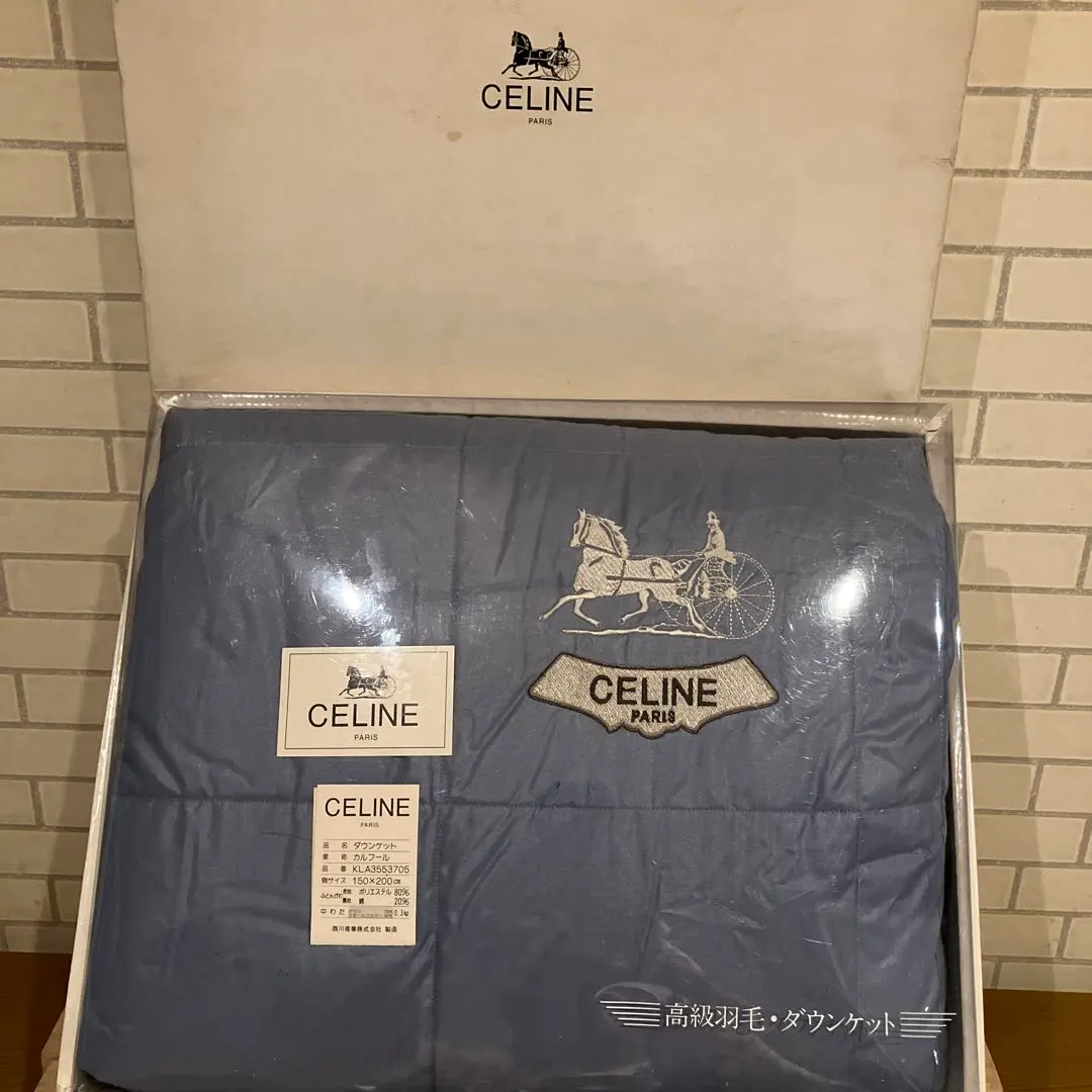 2026年最新】celine ダウンケットの人気アイテム - メルカリ