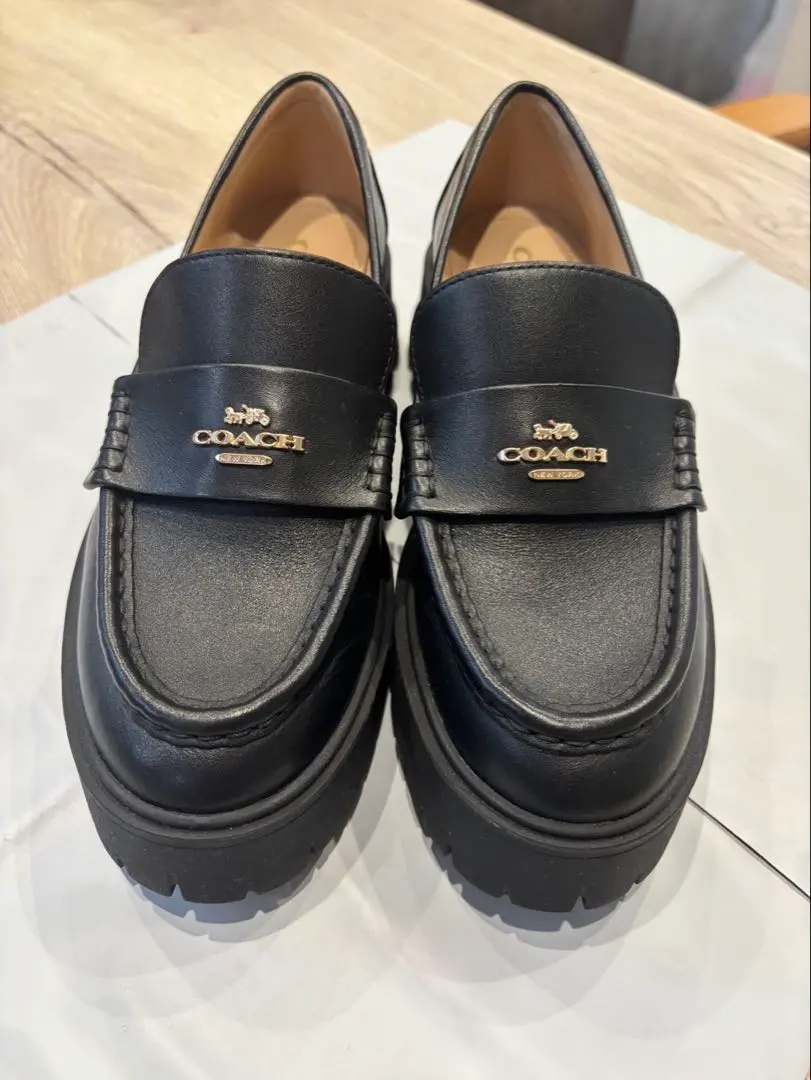 2026年最新】ルーシーローファーの人気アイテム - メルカリ