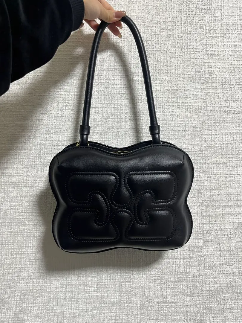 2026年最新】Ganni バッグ バタフライの人気アイテム - メルカリ