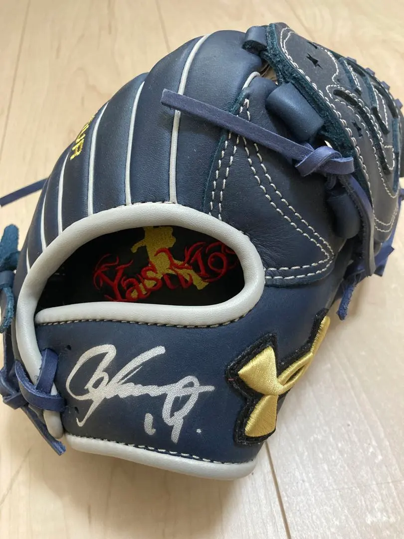 2026年最新】山崎康晃 グローブの人気アイテム - メルカリ