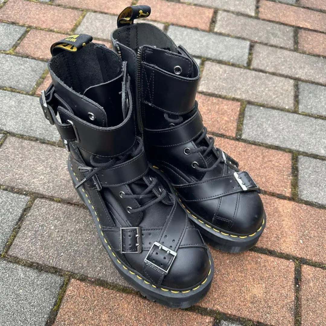 2026年最新】dr.martens jadon strapの人気アイテム - メルカリ