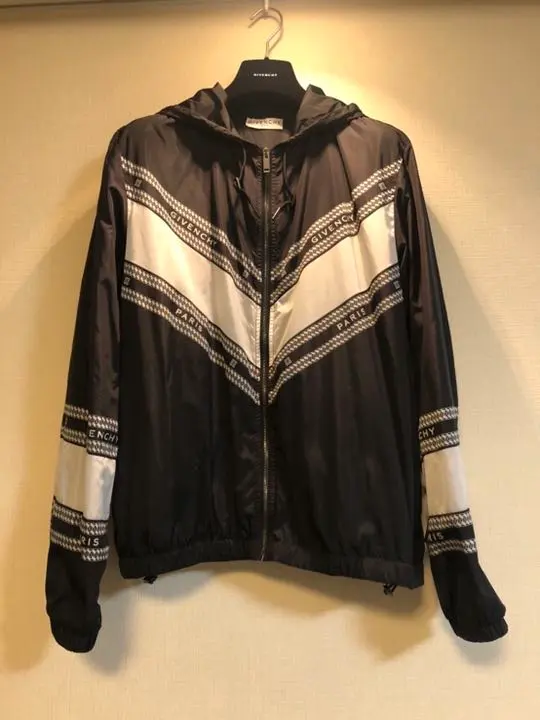 2026年最新】Givenchy ナイロンジャケットの人気アイテム - メルカリ