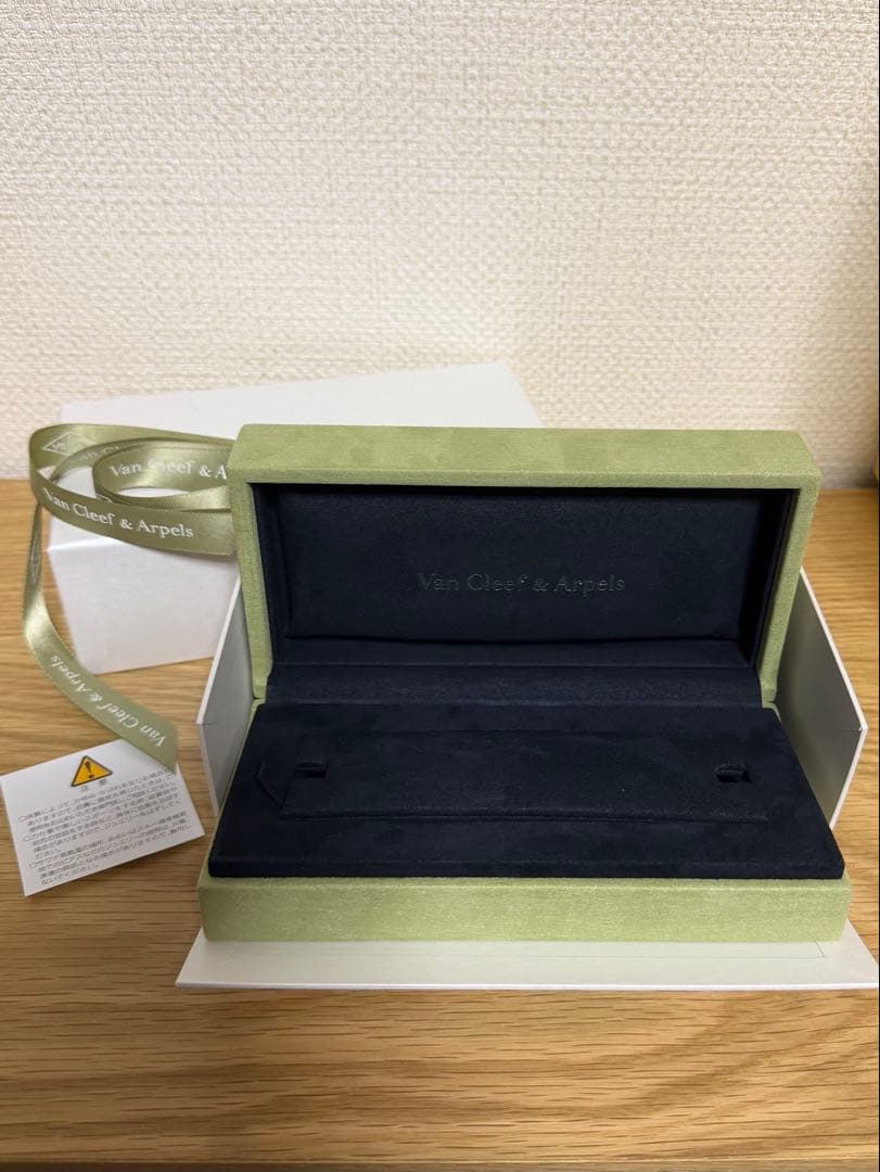 ヴァンクリーフ＆アーペル 空箱 ギフトボックス ジュエリーケース