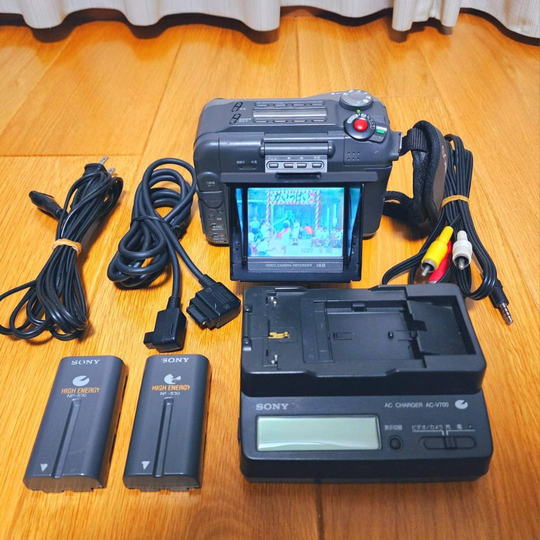 【動作確認済】高画質 8ミリ Hi8 SONY ビデオカメラ ACアダプタセット 動作確認済】SONY 高画質 Hi8 ビデオカメラ ステーション セット