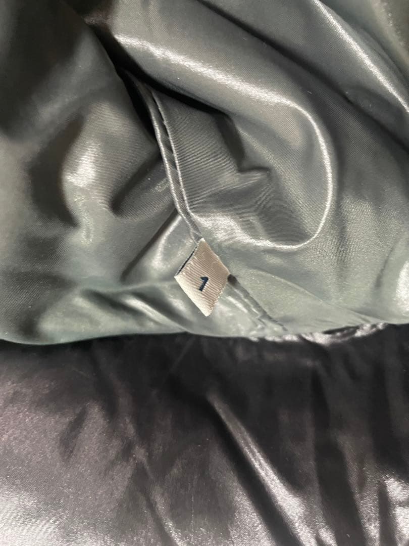 モンクレール エバー シャイニーブラック サイズ1 袖のゴムの伸び少