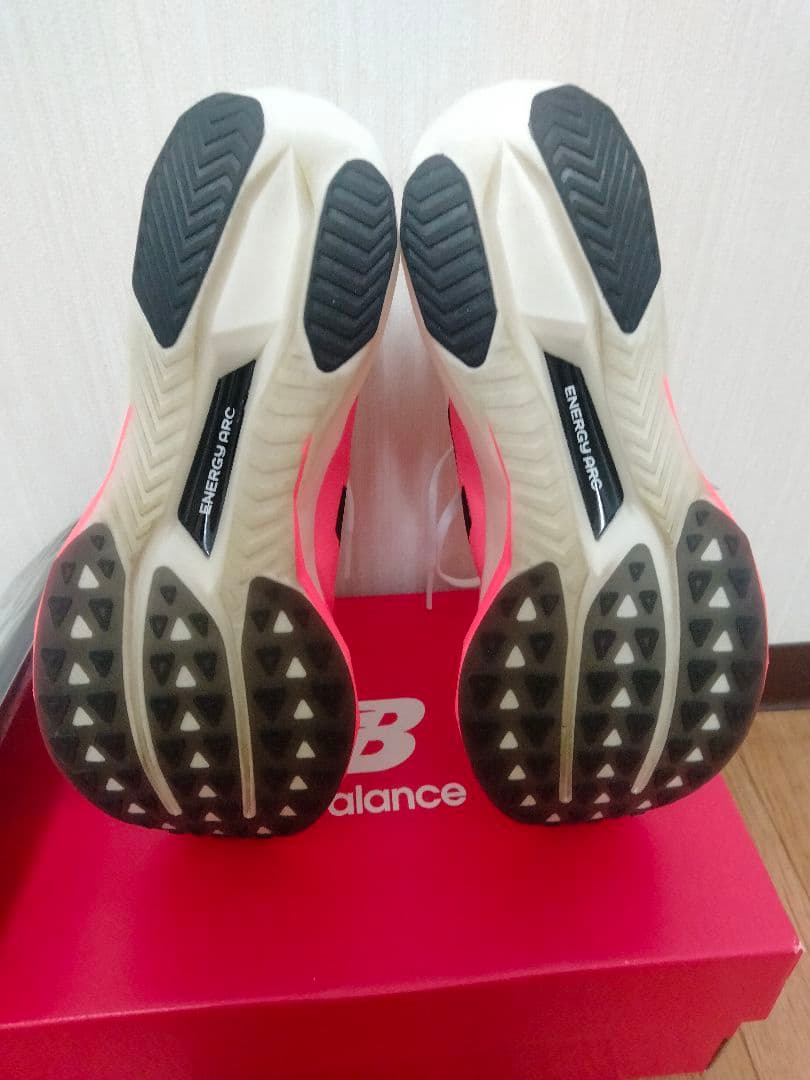 ニューバランス スーパーコンプエリートv5 25.5cm