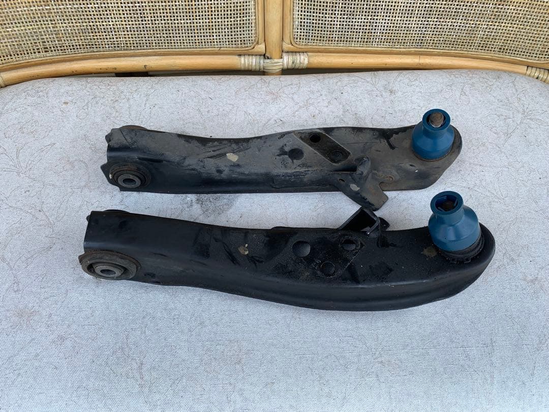 Y33 セドリック ロアアーム S13 S14 S15 R32 R33 R34等 Y33 セドリック ロアアーム S13 S14 S15 R32 R33 R34等 - メルカリ