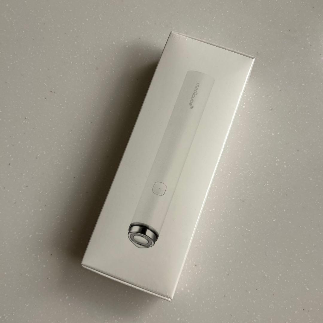 mediCube Booster Pro Mini ホワイト Amazon.com: medicube Mini Booster Pro White | Affordable at-Home