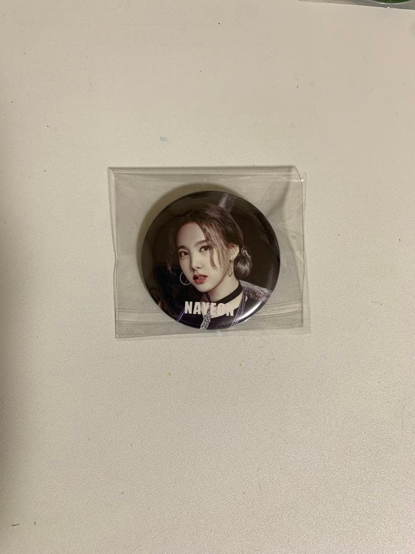 TWICE ナヨン 缶バッチ - メルカリ