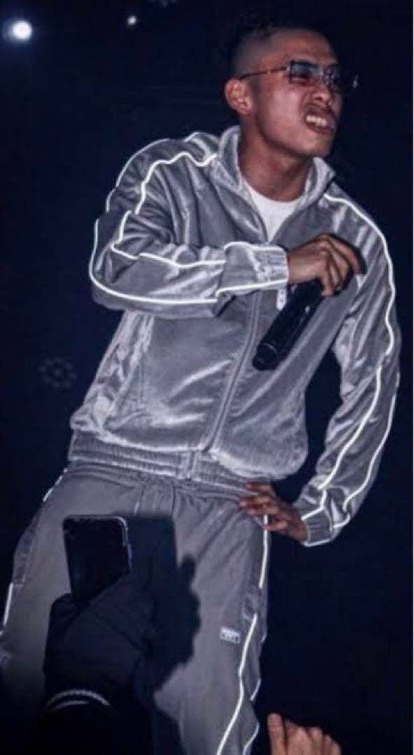 大幅値下げ【有名ラッパー着用】PLO CLUB ベロアセットアップ - メルカリ