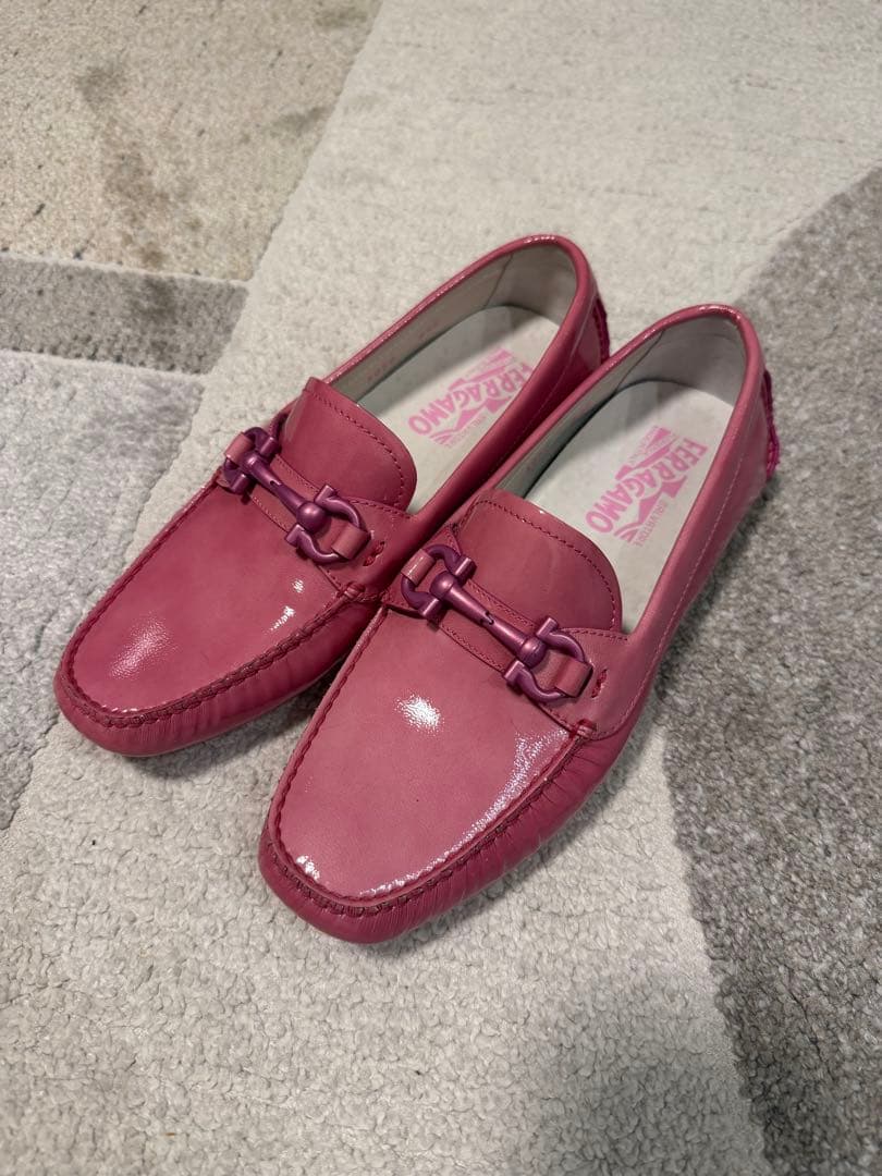 【超美品】サルヴァトーレ・フェラガモ ピンクレザー ローファー 中古・古着通販】Salvatore Ferragamo (サルヴァトーレ フェラガモ