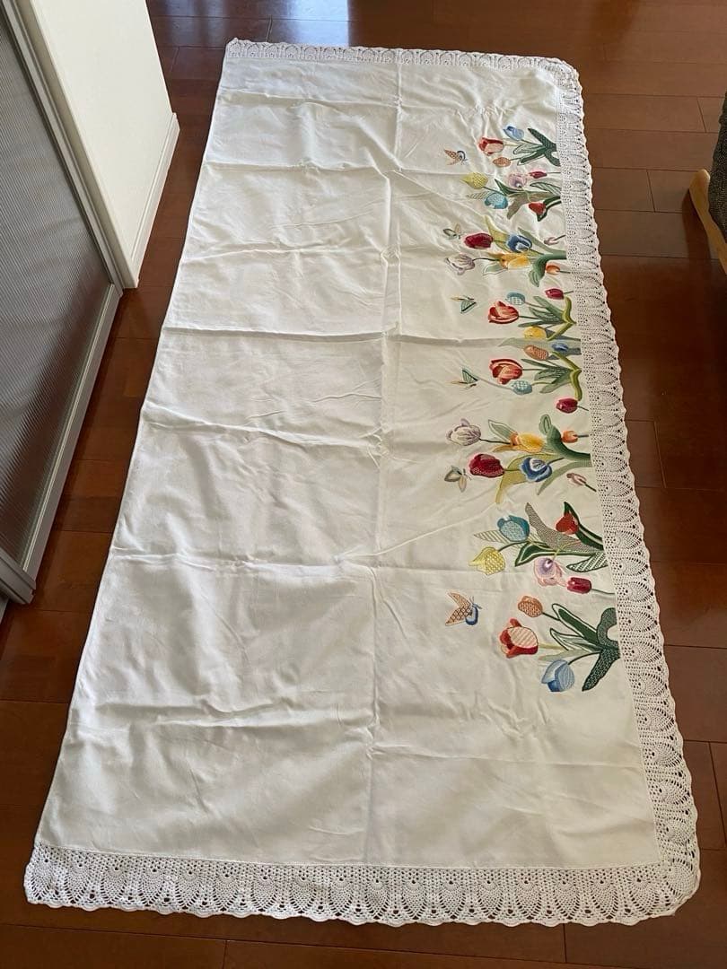 ハンドメイド　手刺繍　ソファカバー Rose Metopes カットワーク刺繍 ソファカバー（三人掛け） 約150×80cm