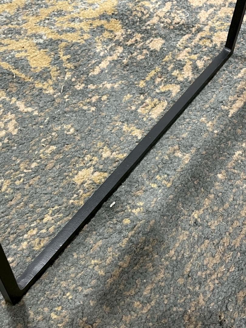 《 KARE / カレ 》 35.5×35.5×46.5cm サイドテーブル