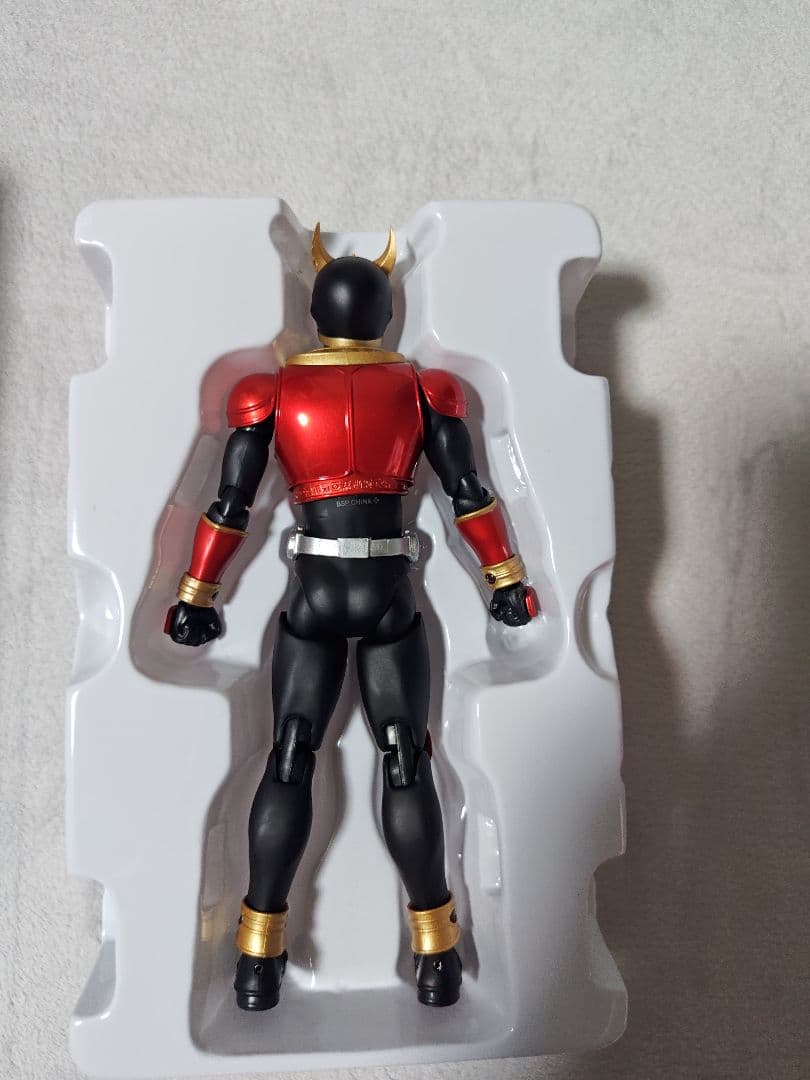 S.H.Figuarts　真骨彫製法　仮面ライダークウガ　マイティフォーム