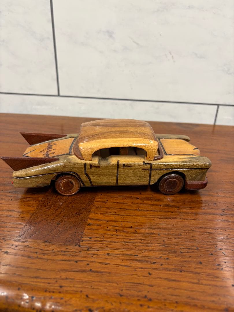 木製ミニカーキャデラック モチーフ（Cuba Handmade Wood Car Vintage Cuban Hand Made Wooden Toy Car Souvenir Cuba | eBay
