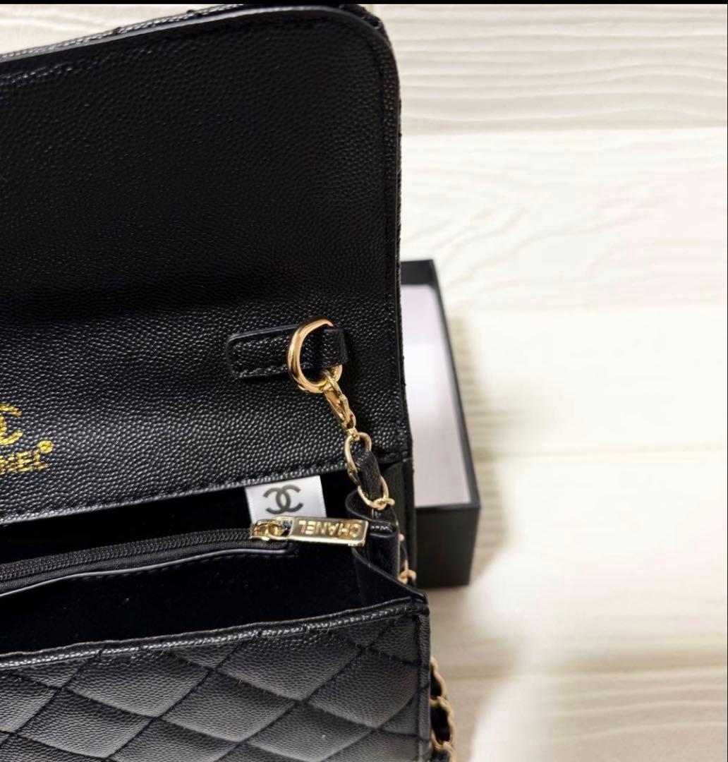 CHANEL ブラック キルティング チェーンウォレット ショルダーバッグ