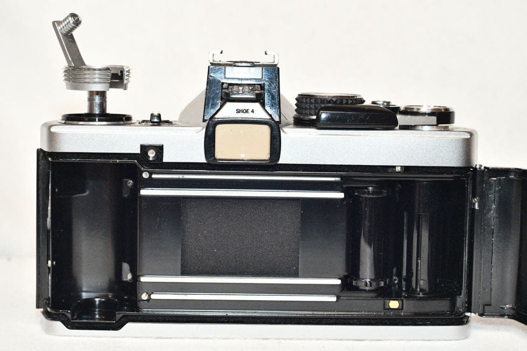 《動作品》OLYMPUS OM-2n+標準レンズ付フィルムカメラ a427