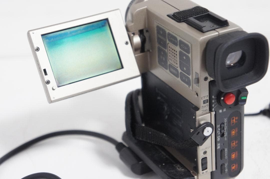 京セラ DV L1 動作品 MiniDVビデオカメラ 527 dcr pc7 - メルカリ