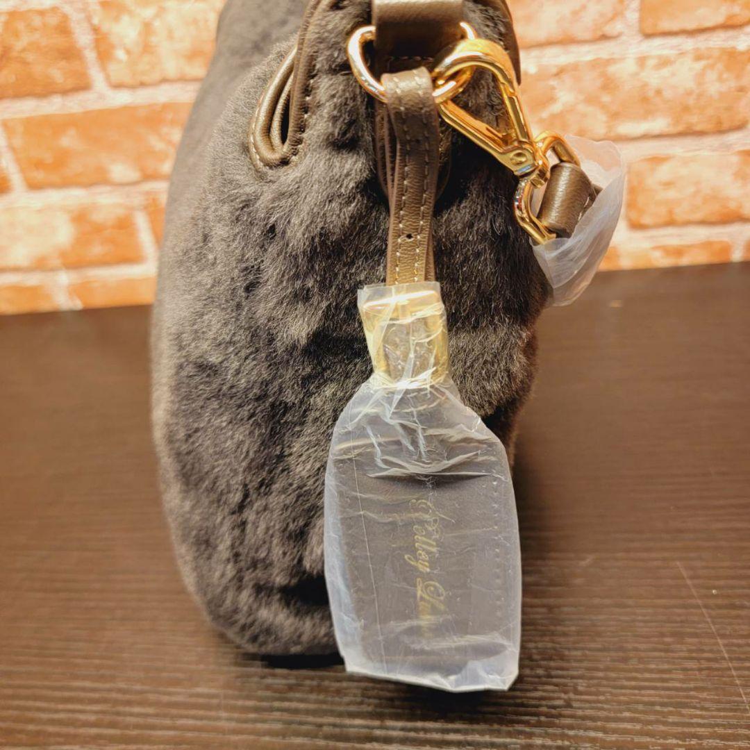 ペレリールッソ ジ・エスティロ社製 メリノライトムートンマルチウェイ