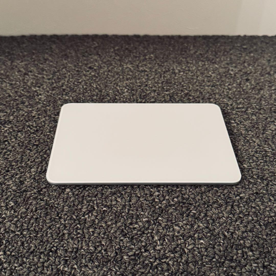 【美品】Apple Magic Trackpad 3 ホワイト APPLE Magic Trackpad 3, White buy at the price of 339 ₼ from an