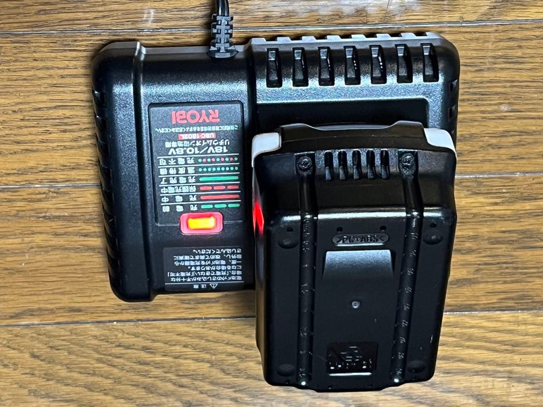 ぱん花様専用リョービ充電式クリーナー BHC-180充電器、サイクロン