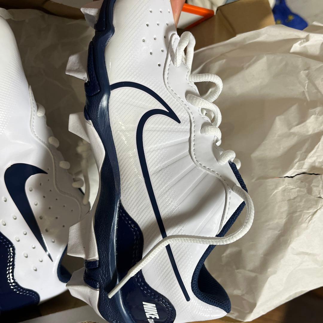 Nike スパイクホワイト/ネイビー海外物！23.5cm