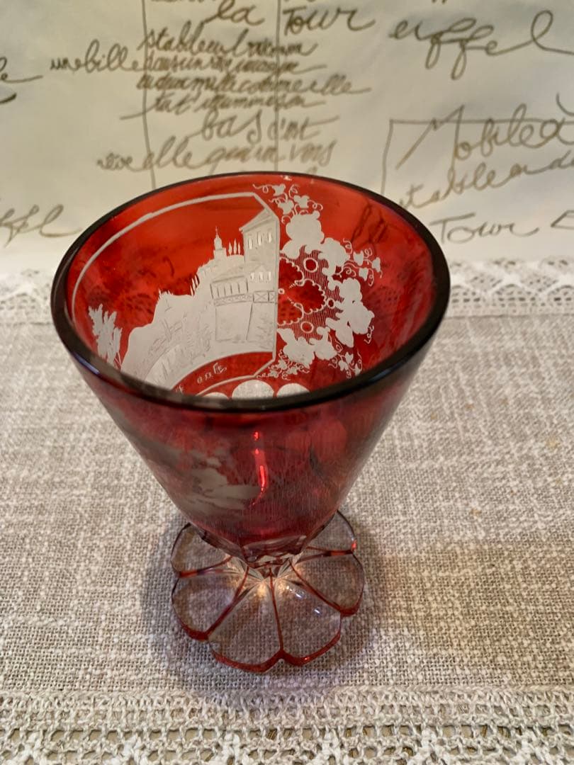 ボヘミアガラス アンティーク19世紀後半 細密にカットされた風景画が