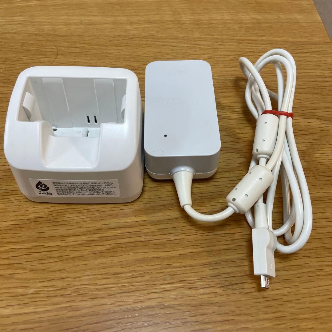 docomo F-01M 充電器 - メルカリ