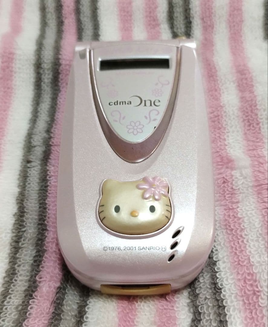 au cdmaOne ガラケー SANYO C401SA ハローキティ - メルカリ